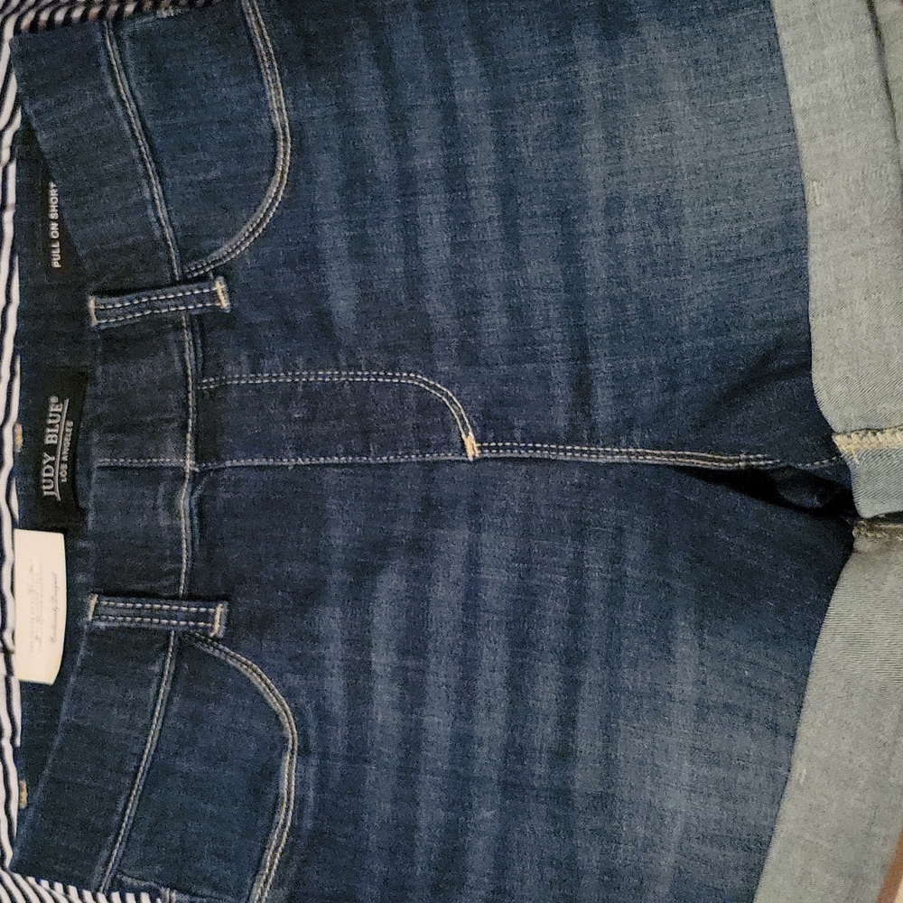Judy Blue Pull On Short